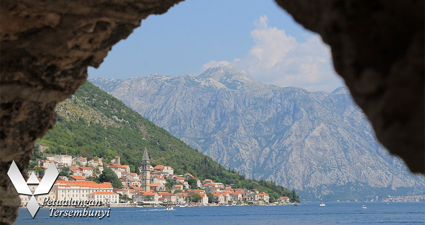 Menikmati Keindahan Pemandangan Laut Adriatik, Montenegro